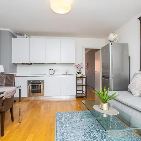 Vysehrad Family 2br 2ba Apartman *
