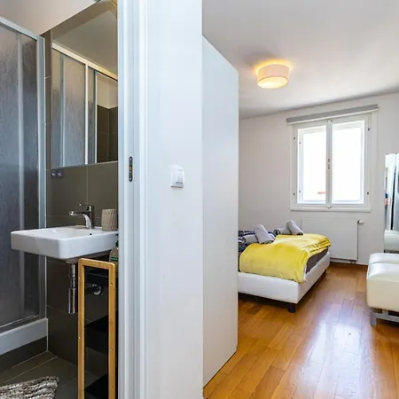 Vysehrad Family 2br 2ba شقة *