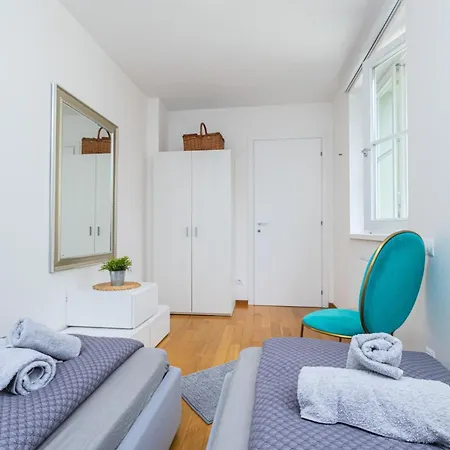 Vysehrad Family 2br 2ba
