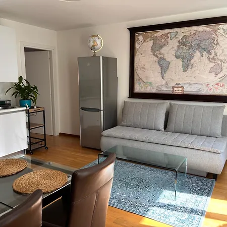 Vysehrad Family 2br 2ba شقة براغ