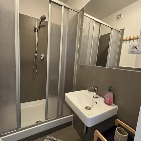 Vysehrad Family 2br 2ba شقة